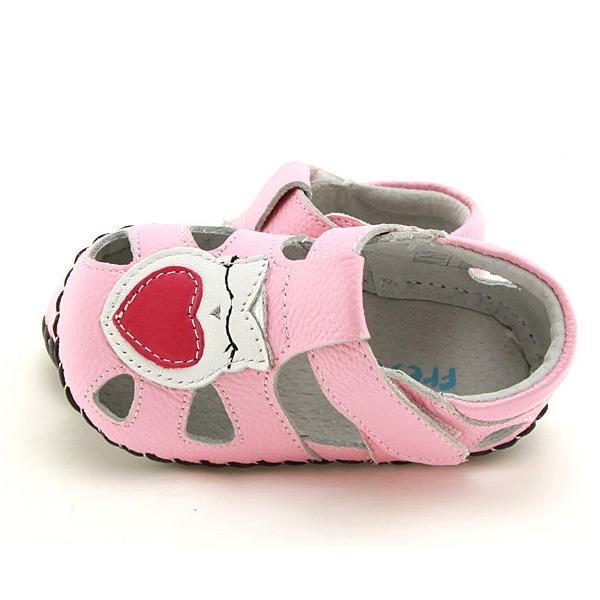 Cute light pink baby sandals with red hearts, white cats