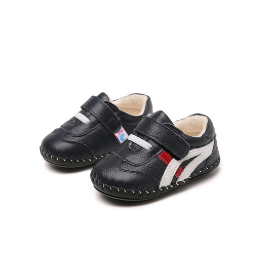 Kids' shoes for little adventures made from soft leather in navy