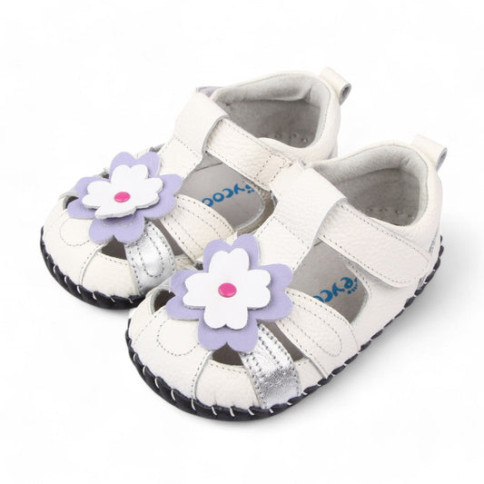 Darling Daisies Kids’ Sandals with Velcro featuring cute daisy embellishments